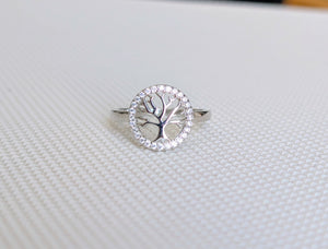 Elegant Tree of Life Ring
