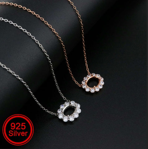 Oval Flower Necklace